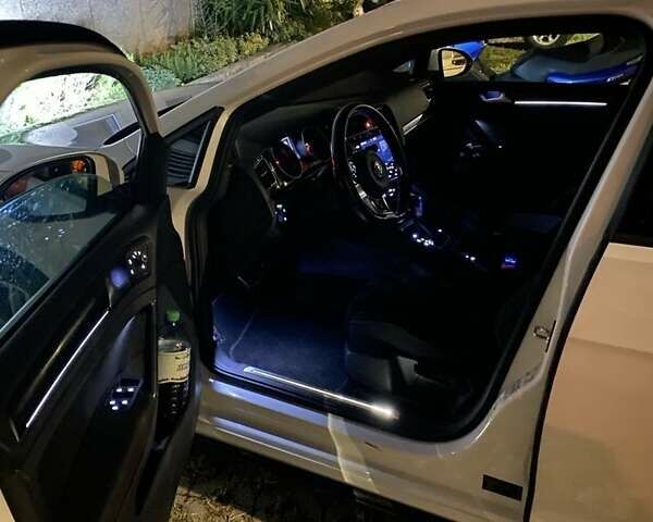 Білий Фольксваген Гольф, об'ємом двигуна 2 л та пробігом 222 тис. км за 20300 $, фото 5 на Automoto.ua