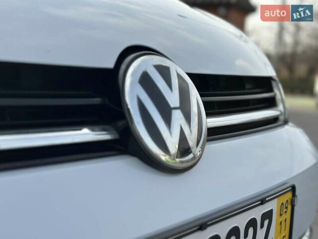 Белый Фольксваген Гольф, объемом двигателя 2 л и пробегом 209 тыс. км за 15500 $, фото 6 на Automoto.ua