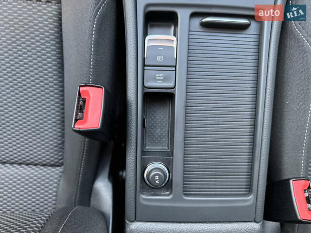 Белый Фольксваген Гольф, объемом двигателя 1.6 л и пробегом 195 тыс. км за 13499 $, фото 35 на Automoto.ua