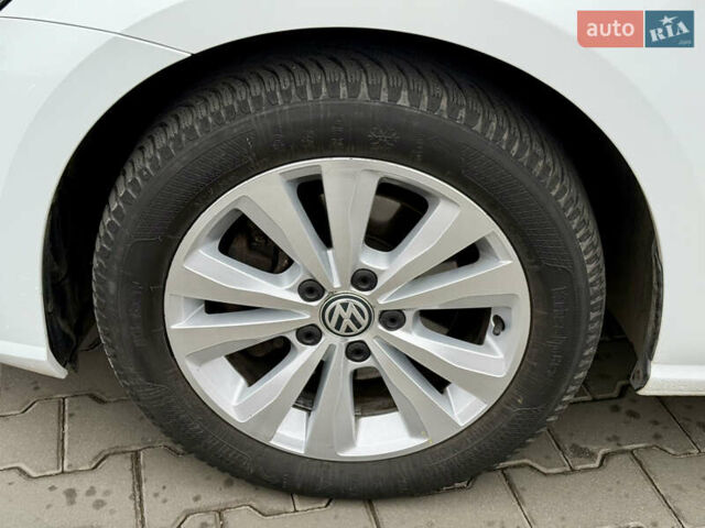 Білий Фольксваген Гольф, об'ємом двигуна 1.6 л та пробігом 217 тис. км за 12800 $, фото 41 на Automoto.ua