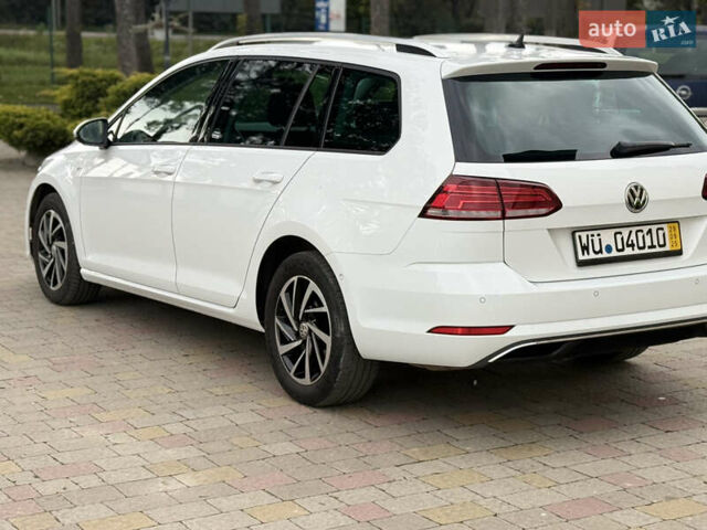 Белый Фольксваген Гольф, объемом двигателя 2 л и пробегом 184 тыс. км за 15250 $, фото 12 на Automoto.ua