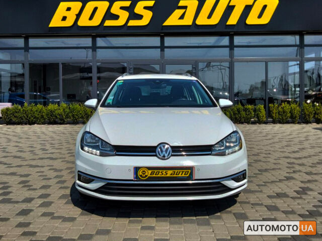 Белый Фольксваген Гольф, объемом двигателя 2 л и пробегом 226 тыс. км за 16600 $, фото 7 на Automoto.ua