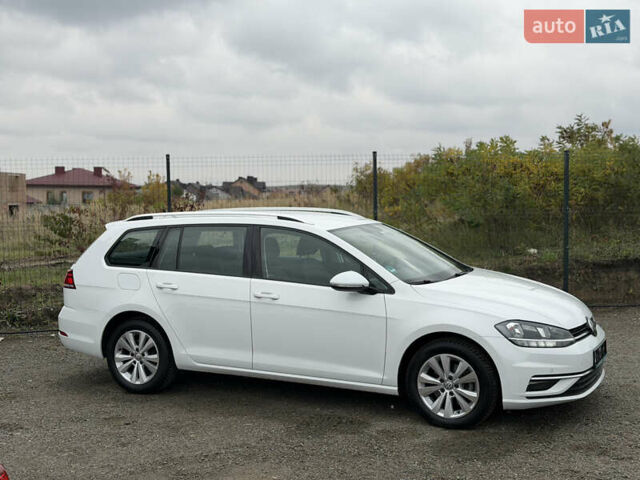 Белый Фольксваген Гольф, объемом двигателя 1.6 л и пробегом 262 тыс. км за 13350 $, фото 10 на Automoto.ua