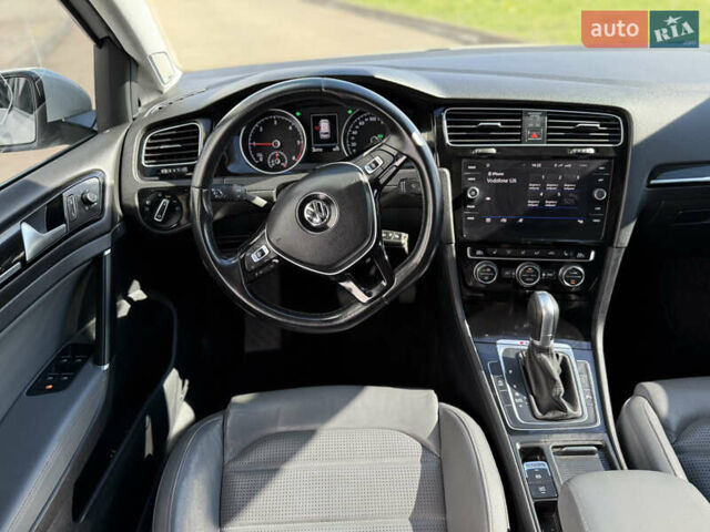 Белый Фольксваген Гольф, объемом двигателя 1.97 л и пробегом 280 тыс. км за 15850 $, фото 10 на Automoto.ua