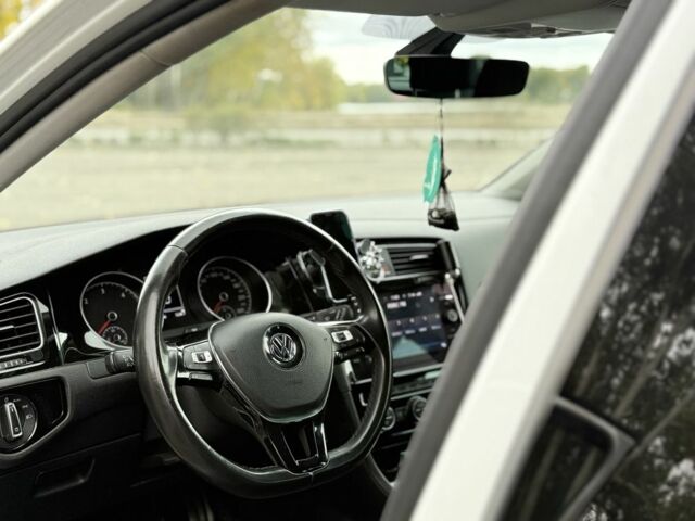 Белый Фольксваген Гольф, объемом двигателя 2 л и пробегом 252 тыс. км за 13800 $, фото 22 на Automoto.ua