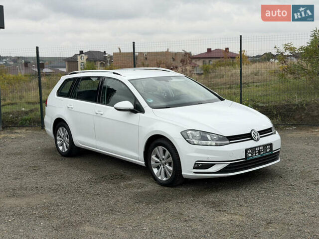 Белый Фольксваген Гольф, объемом двигателя 1.6 л и пробегом 262 тыс. км за 13350 $, фото 9 на Automoto.ua