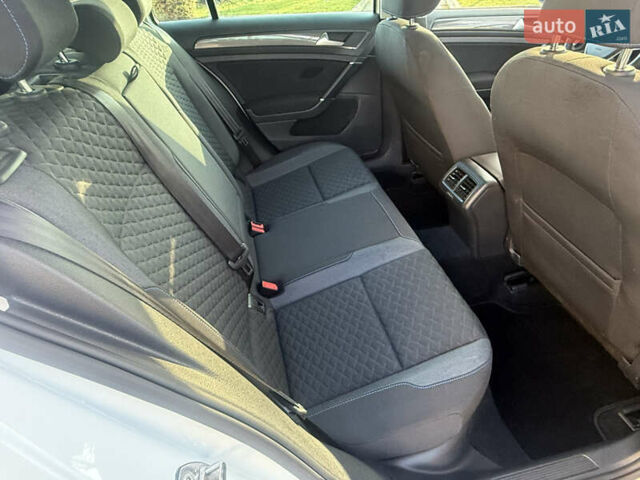 Белый Фольксваген Гольф, объемом двигателя 1.6 л и пробегом 166 тыс. км за 14250 $, фото 57 на Automoto.ua