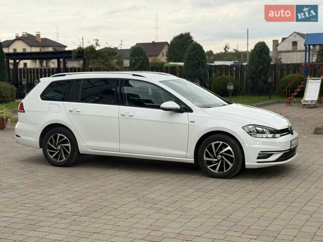 Белый Фольксваген Гольф, объемом двигателя 2 л и пробегом 184 тыс. км за 15250 $, фото 18 на Automoto.ua