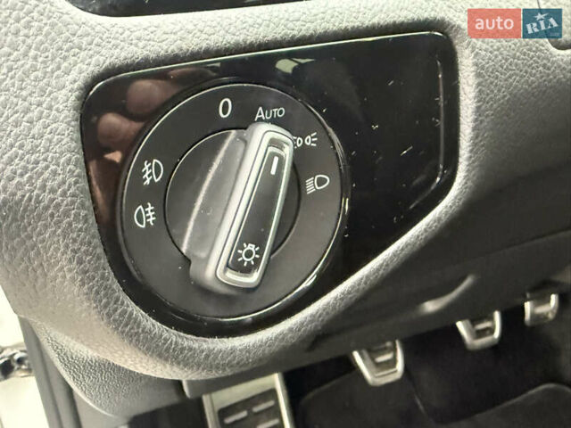 Белый Фольксваген Гольф, объемом двигателя 2 л и пробегом 184 тыс. км за 15250 $, фото 32 на Automoto.ua