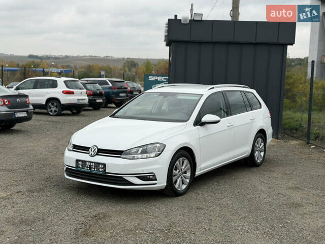 Белый Фольксваген Гольф, объемом двигателя 1.6 л и пробегом 262 тыс. км за 13350 $, фото 5 на Automoto.ua