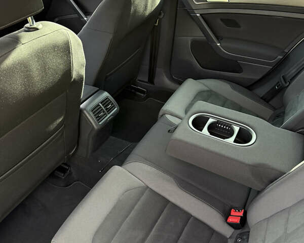 Белый Фольксваген Гольф, объемом двигателя 1.97 л и пробегом 264 тыс. км за 15900 $, фото 7 на Automoto.ua