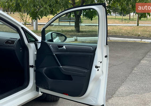 Белый Фольксваген Гольф, объемом двигателя 1.97 л и пробегом 212 тыс. км за 16900 $, фото 22 на Automoto.ua