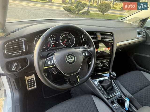 Белый Фольксваген Гольф, объемом двигателя 1.6 л и пробегом 166 тыс. км за 14250 $, фото 35 на Automoto.ua