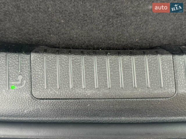 Белый Фольксваген Гольф, объемом двигателя 2 л и пробегом 184 тыс. км за 15250 $, фото 44 на Automoto.ua