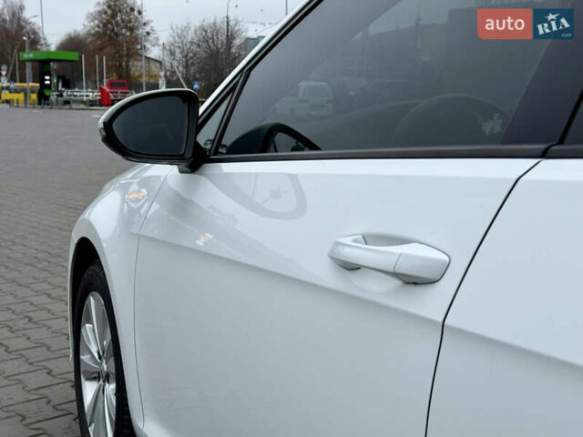 Білий Фольксваген Гольф, об'ємом двигуна 1.6 л та пробігом 217 тис. км за 12800 $, фото 15 на Automoto.ua