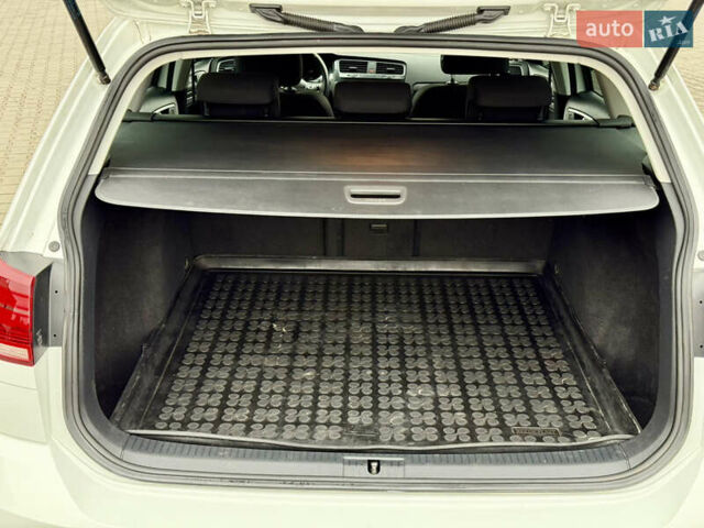 Білий Фольксваген Гольф, об'ємом двигуна 1.6 л та пробігом 217 тис. км за 12800 $, фото 39 на Automoto.ua