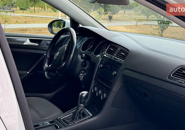 Белый Фольксваген Гольф, объемом двигателя 1.97 л и пробегом 212 тыс. км за 16900 $, фото 23 на Automoto.ua