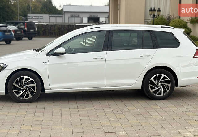 Белый Фольксваген Гольф, объемом двигателя 2 л и пробегом 184 тыс. км за 15250 $, фото 10 на Automoto.ua