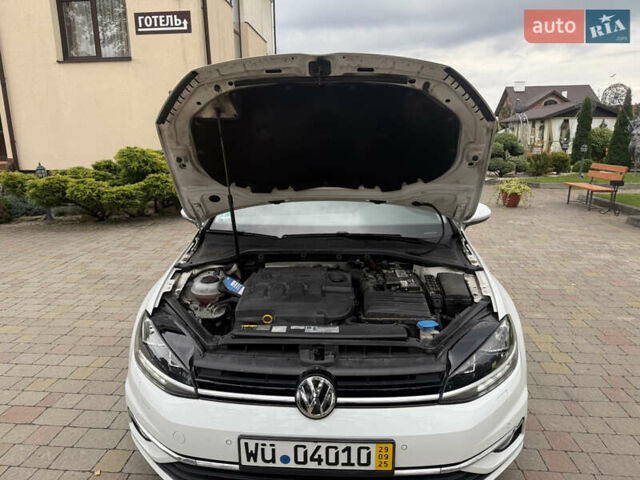 Белый Фольксваген Гольф, объемом двигателя 2 л и пробегом 184 тыс. км за 15250 $, фото 53 на Automoto.ua