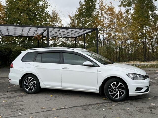 Белый Фольксваген Гольф, объемом двигателя 2 л и пробегом 252 тыс. км за 13800 $, фото 6 на Automoto.ua