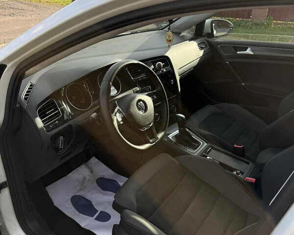 Белый Фольксваген Гольф, объемом двигателя 1.97 л и пробегом 264 тыс. км за 15900 $, фото 5 на Automoto.ua