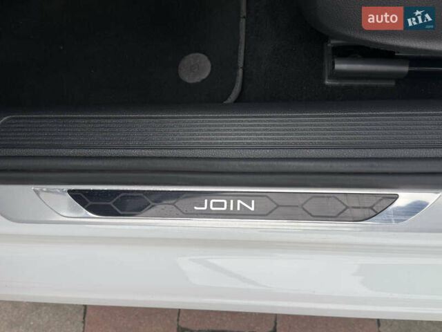 Белый Фольксваген Гольф, объемом двигателя 2 л и пробегом 184 тыс. км за 15250 $, фото 50 на Automoto.ua