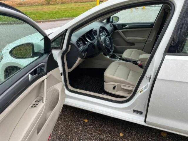 Белый Фольксваген Гольф, объемом двигателя 1.8 л и пробегом 99 тыс. км за 9900 $, фото 10 на Automoto.ua