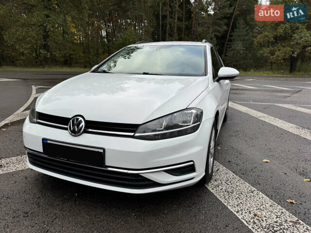 Белый Фольксваген Гольф, объемом двигателя 1.8 л и пробегом 191 тыс. км за 14200 $, фото 9 на Automoto.ua