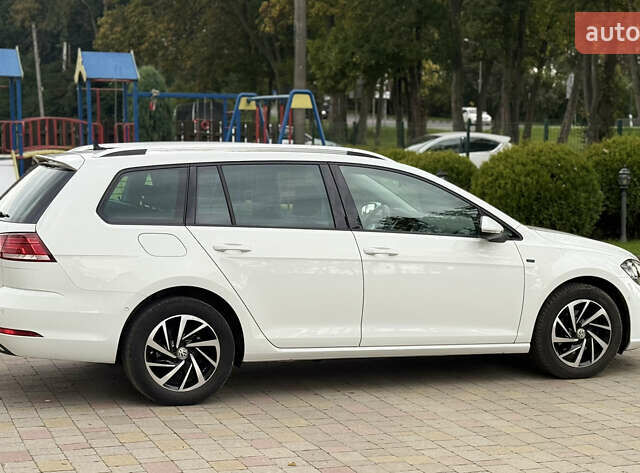 Белый Фольксваген Гольф, объемом двигателя 2 л и пробегом 184 тыс. км за 15250 $, фото 14 на Automoto.ua