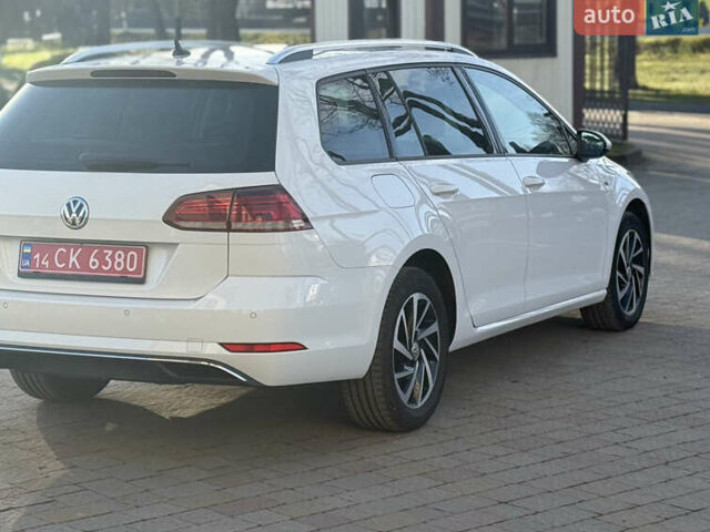 Белый Фольксваген Гольф, объемом двигателя 1.6 л и пробегом 166 тыс. км за 14250 $, фото 17 на Automoto.ua