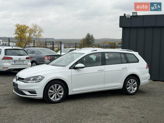 Белый Фольксваген Гольф, объемом двигателя 1.6 л и пробегом 262 тыс. км за 13350 $, фото 4 на Automoto.ua