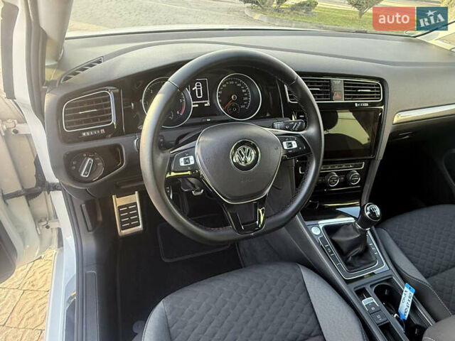 Белый Фольксваген Гольф, объемом двигателя 1.6 л и пробегом 166 тыс. км за 14250 $, фото 34 на Automoto.ua