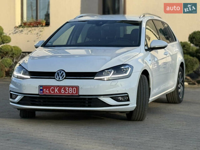 Белый Фольксваген Гольф, объемом двигателя 1.6 л и пробегом 166 тыс. км за 14250 $, фото 2 на Automoto.ua