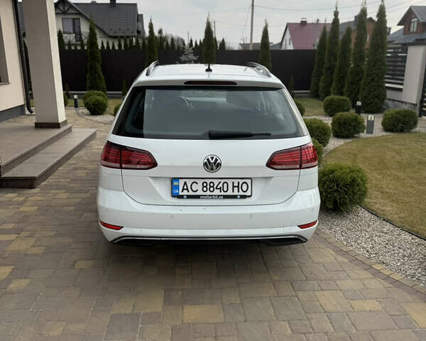 Білий Фольксваген Гольф, об'ємом двигуна 1.6 л та пробігом 305 тис. км за 12999 $, фото 5 на Automoto.ua
