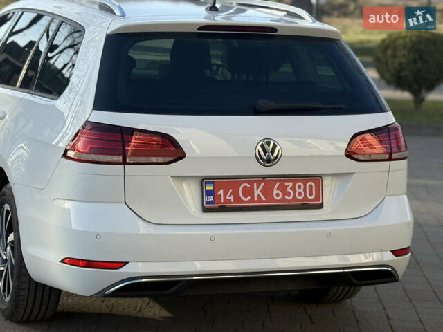 Белый Фольксваген Гольф, объемом двигателя 1.6 л и пробегом 166 тыс. км за 14250 $, фото 12 на Automoto.ua