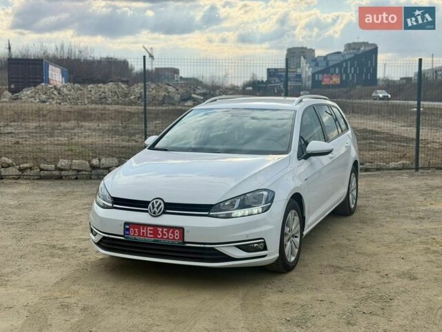 Белый Фольксваген Гольф, объемом двигателя 1.6 л и пробегом 264 тыс. км за 12950 $, фото 1 на Automoto.ua