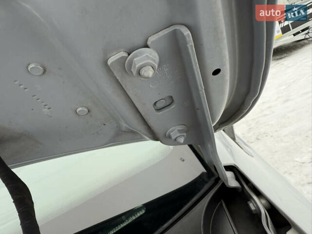 Белый Фольксваген Гольф, объемом двигателя 2 л и пробегом 209 тыс. км за 18999 $, фото 94 на Automoto.ua