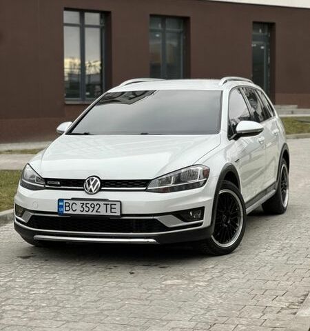 Білий Фольксваген Гольф, об'ємом двигуна 1.8 л та пробігом 152 тис. км за 11800 $, фото 7 на Automoto.ua