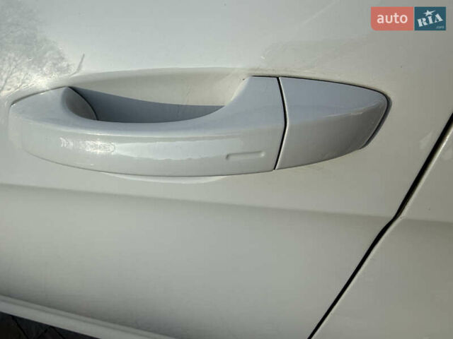 Белый Фольксваген Гольф, объемом двигателя 1.6 л и пробегом 166 тыс. км за 14250 $, фото 61 на Automoto.ua