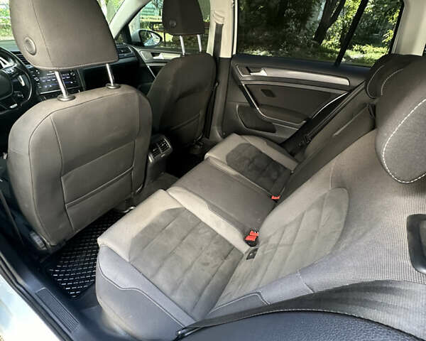 Белый Фольксваген Гольф, объемом двигателя 1.97 л и пробегом 270 тыс. км за 14900 $, фото 12 на Automoto.ua