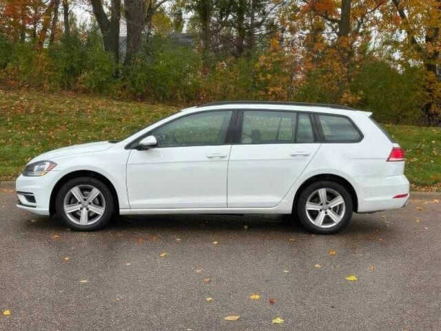 Белый Фольксваген Гольф, объемом двигателя 1.8 л и пробегом 99 тыс. км за 9900 $, фото 3 на Automoto.ua