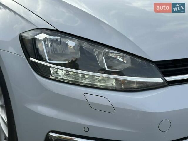 Белый Фольксваген Гольф, объемом двигателя 2 л и пробегом 209 тыс. км за 15500 $, фото 5 на Automoto.ua