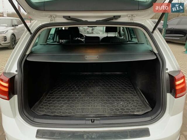 Белый Фольксваген Гольф, объемом двигателя 2 л и пробегом 235 тыс. км за 17555 $, фото 29 на Automoto.ua