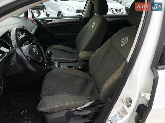 Белый Фольксваген Гольф, объемом двигателя 1.6 л и пробегом 243 тыс. км за 9000 $, фото 20 на Automoto.ua