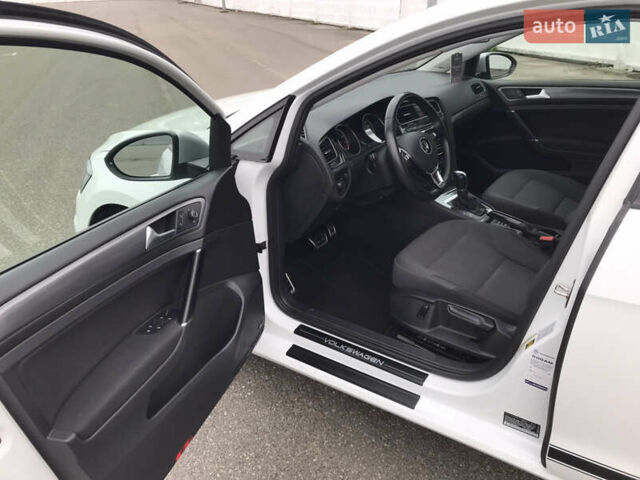 Білий Фольксваген Гольф, об'ємом двигуна 1.8 л та пробігом 136 тис. км за 15700 $, фото 9 на Automoto.ua