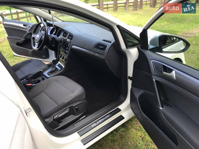 Білий Фольксваген Гольф, об'ємом двигуна 1.8 л та пробігом 136 тис. км за 15700 $, фото 17 на Automoto.ua