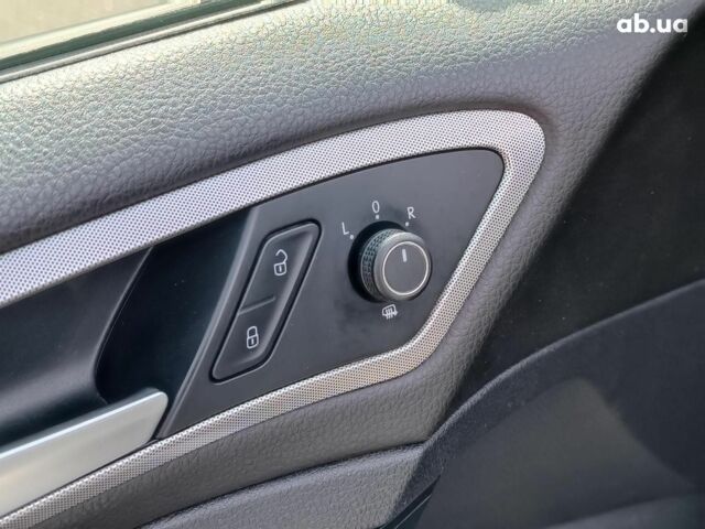 Білий Фольксваген Гольф, об'ємом двигуна 1.6 л та пробігом 235 тис. км за 13490 $, фото 17 на Automoto.ua