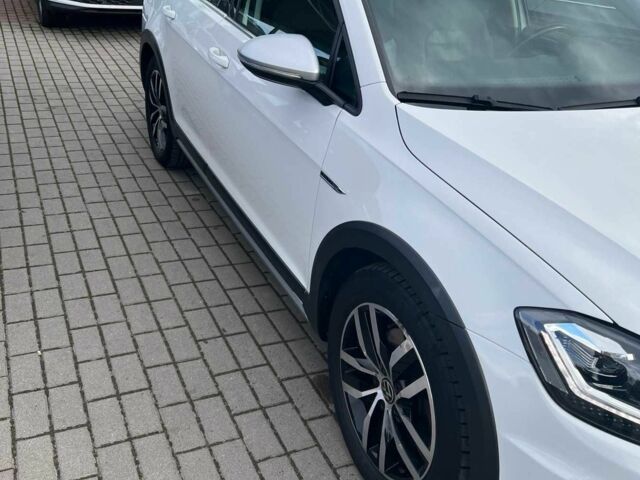 Белый Фольксваген Гольф, объемом двигателя 2 л и пробегом 227 тыс. км за 19700 $, фото 2 на Automoto.ua