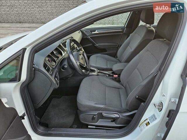 Белый Фольксваген Гольф, объемом двигателя 1.4 л и пробегом 232 тыс. км за 12900 $, фото 12 на Automoto.ua