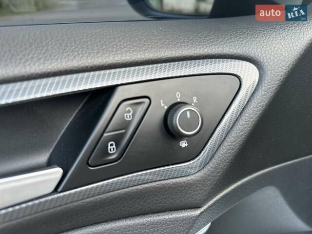 Белый Фольксваген Гольф, объемом двигателя 1.97 л и пробегом 233 тыс. км за 16750 $, фото 48 на Automoto.ua